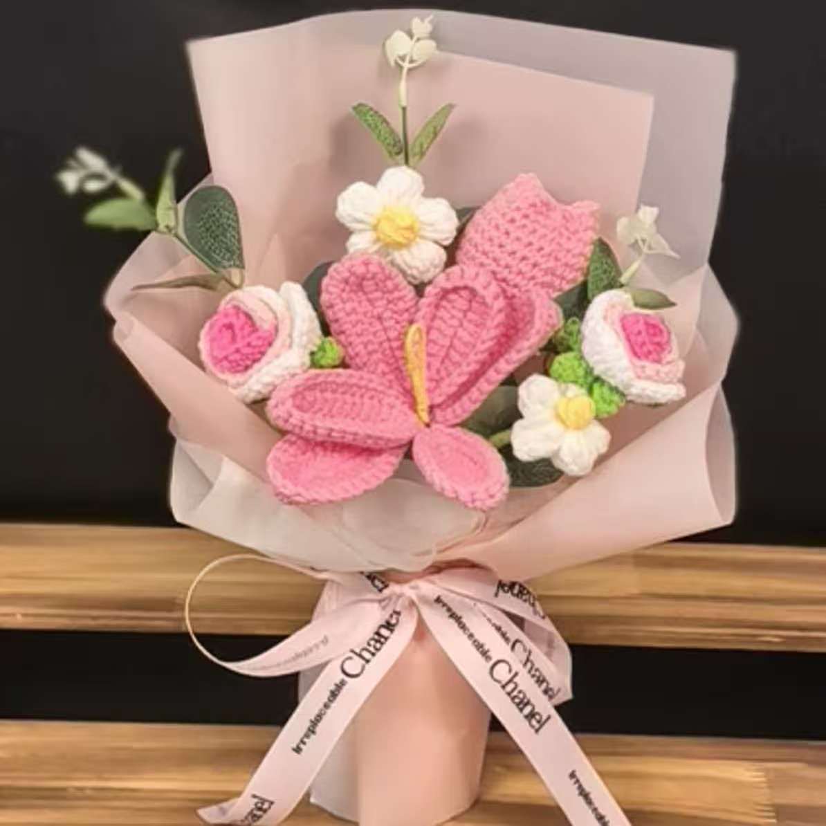 🌺 Bouquet de lys, roses et tulipes au crochet rose