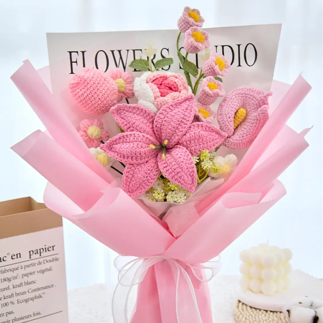 🌺 Bouquet de lys, roses et tulipes au crochet rose