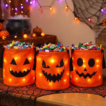🎃 Seau à bonbons d'Halloween avec lumières LED Sacs cadeaux en non-tissé Sacs pour des bonbons ou des farces Sacs à bonbons citrouille Sacs fourre-tout réutilisables 👻