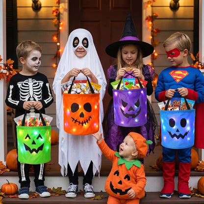 🎃 Seau à bonbons d'Halloween avec lumières LED Sacs cadeaux en non-tissé Sacs pour des bonbons ou des farces Sacs à bonbons citrouille Sacs fourre-tout réutilisables 👻