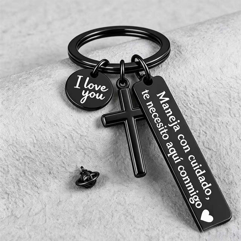 Porte-clés croix en acier inoxydable avec message de prudence à la route